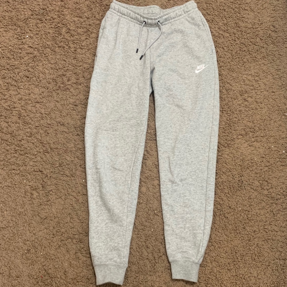 SOLD !!! Women’s Nike Sweats Size X-Small